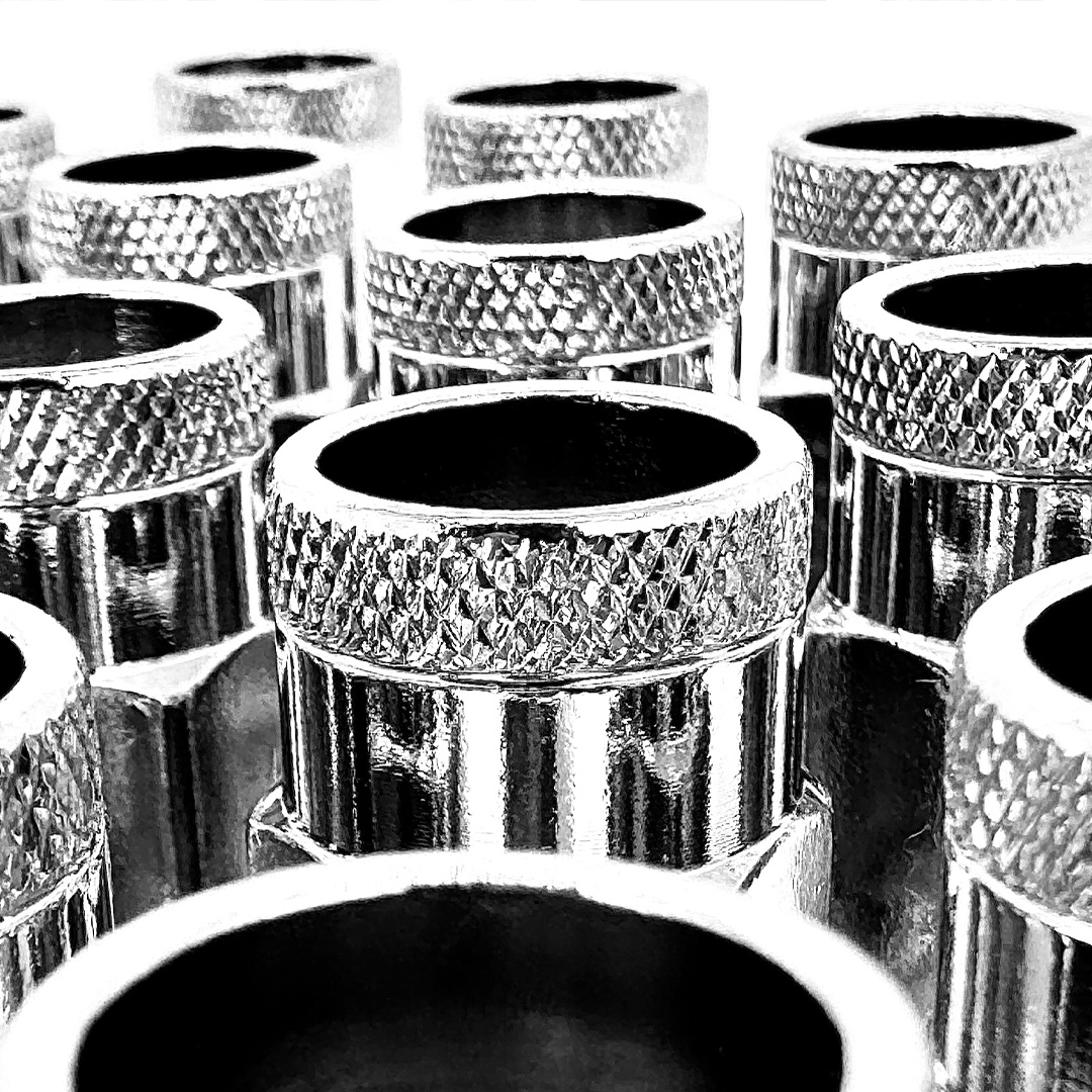 chrome plated wheel lug nuts made from 10b21 steel 14mm x 1 point 5