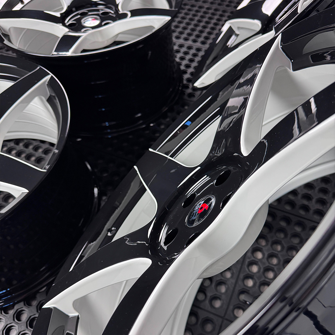 20 inch spun forged five in gloss black with white windows for s197, s550 and s650 ford mustangs