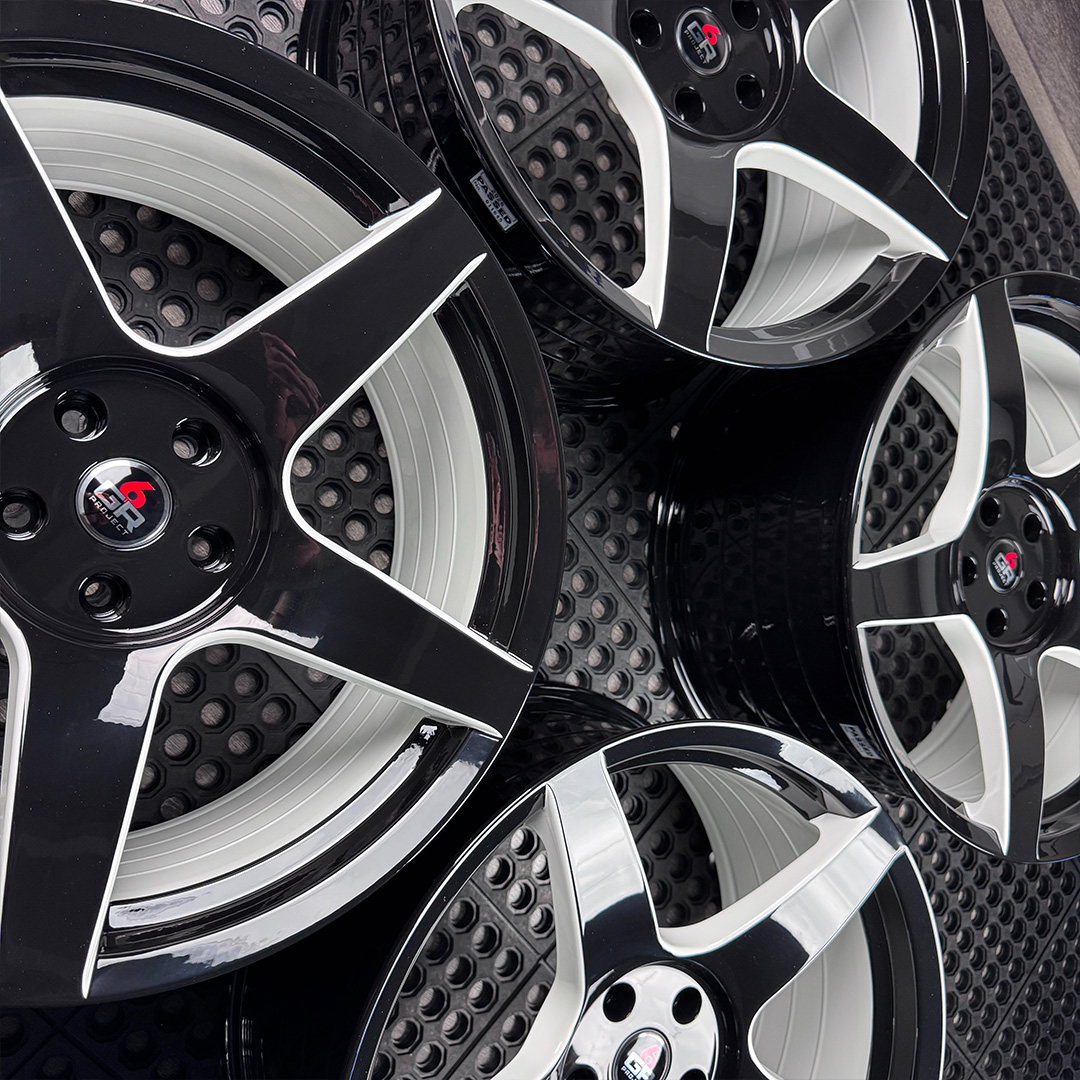 20 inch spun forged five in gloss black with white windows for s197, s550 and s650 ford mustangs