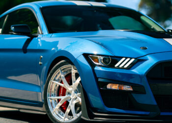 Shelby GT500 on the all new Project 6GR-10R 2-piece forged