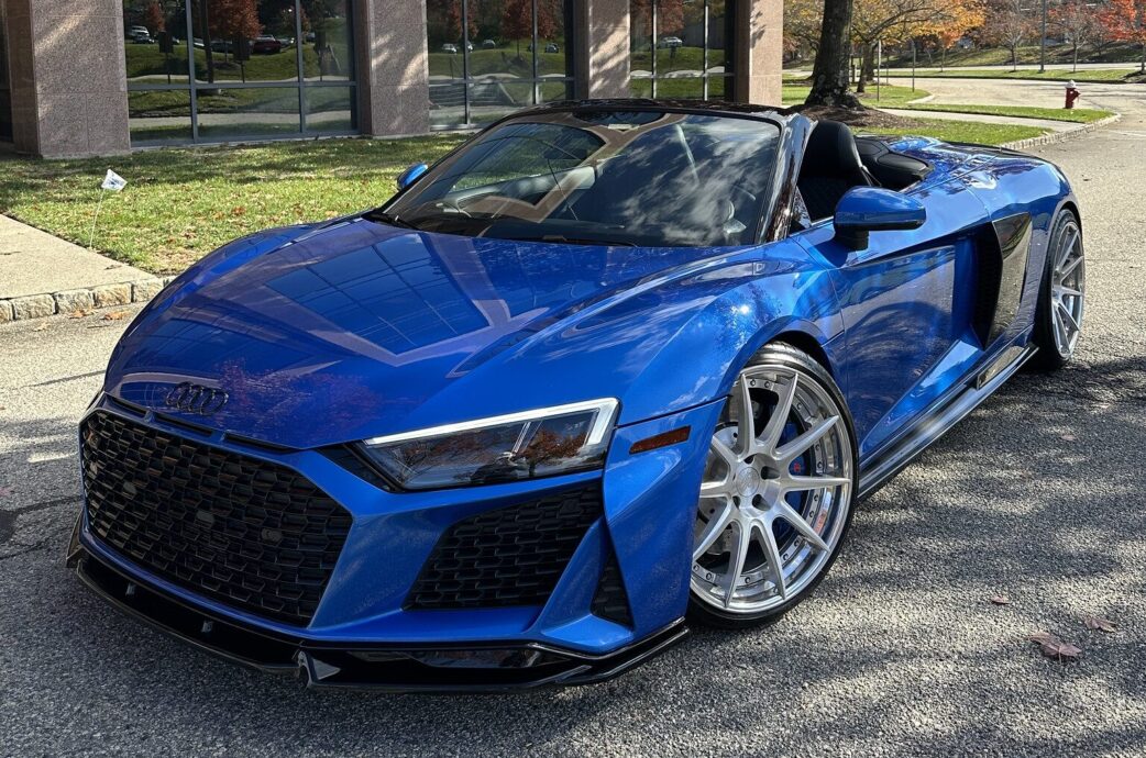 Audi R8 Spyder V10 on Project 6GR-10L 2 piece forged wheels