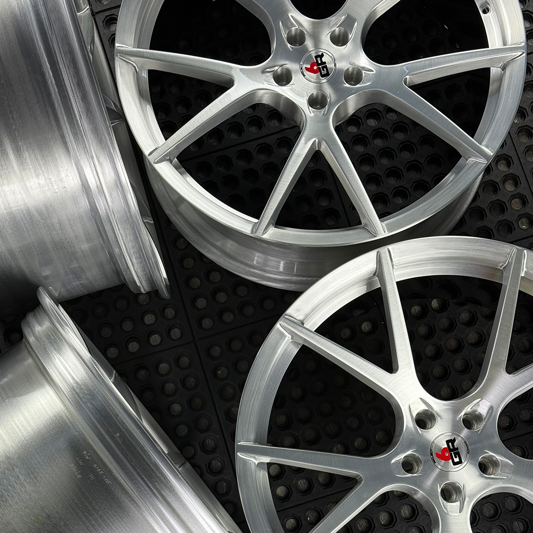22 inch spun forged ten in brushed aluminum with gloss black barrels for g11 and g70 bmw 7 series