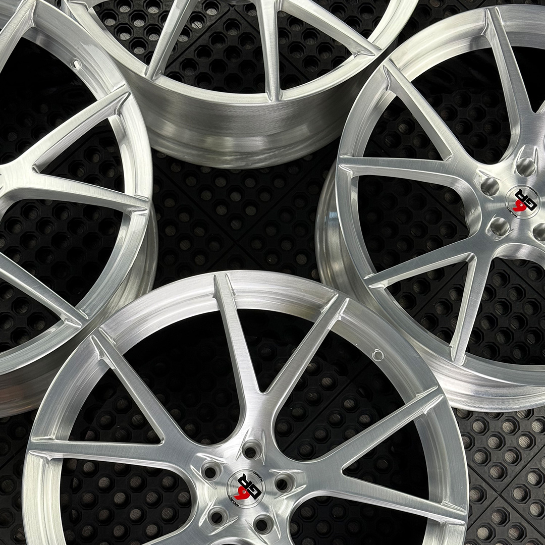 22 inch spun forged ten in brushed aluminum with gloss black barrels for g11 and g70 bmw 7 series